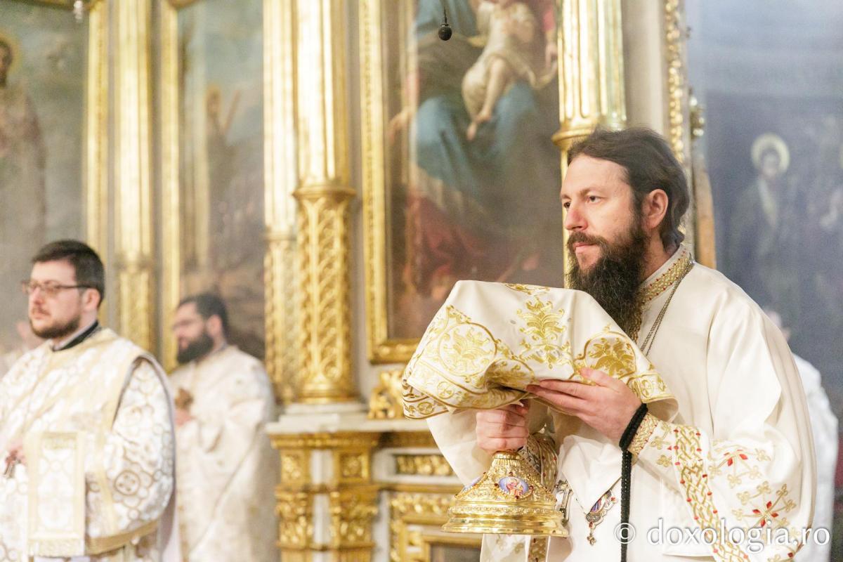 Liturghie arhierească la Catedrala Mitropolitană din Iași  în cinstea Sfinților Trei Ierarhi / Foto: pr. Silviu Cluci