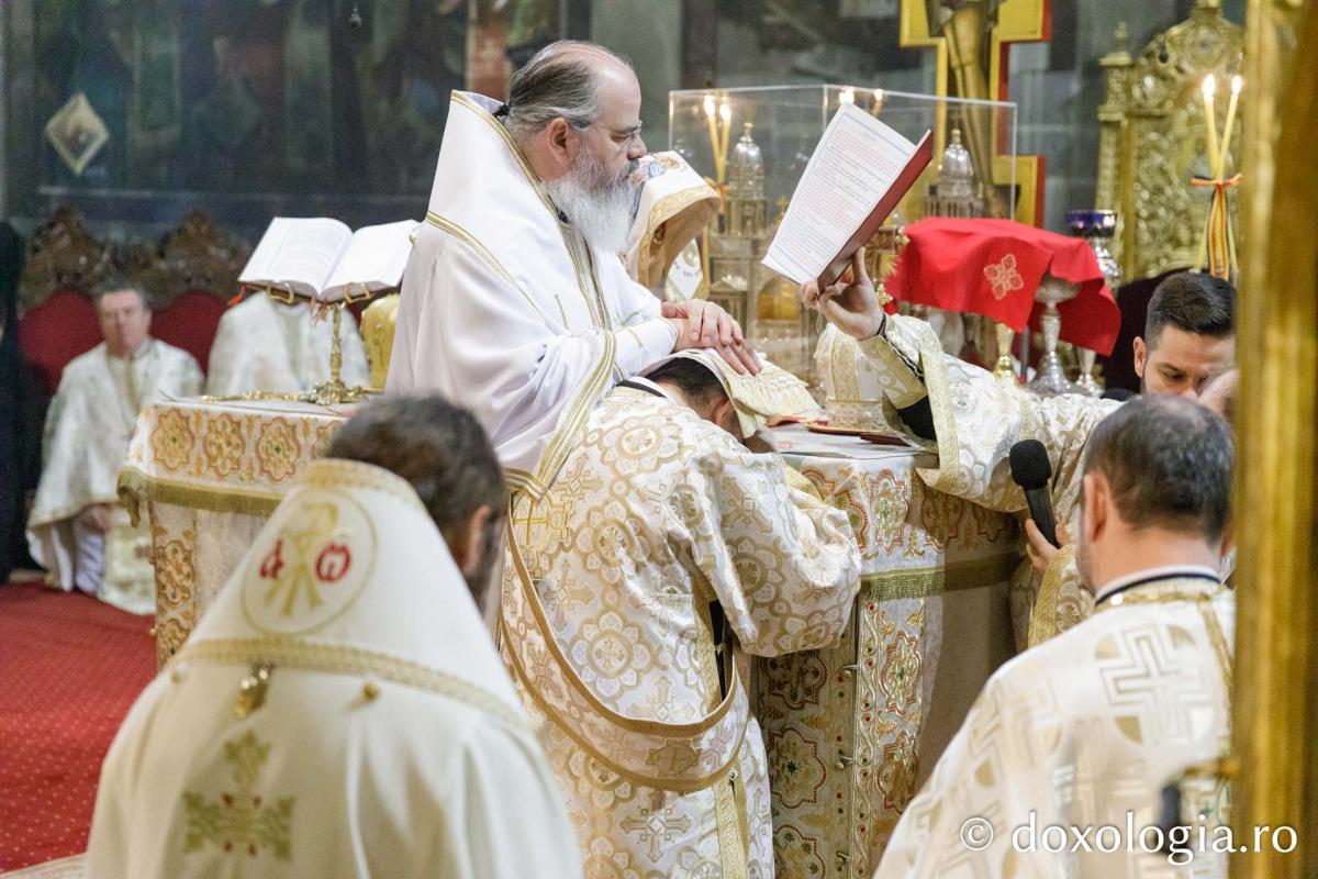 Liturghie arhierească la Catedrala Mitropolitană din Iași  în cinstea Sfinților Trei Ierarhi / Foto: pr. Silviu Cluci